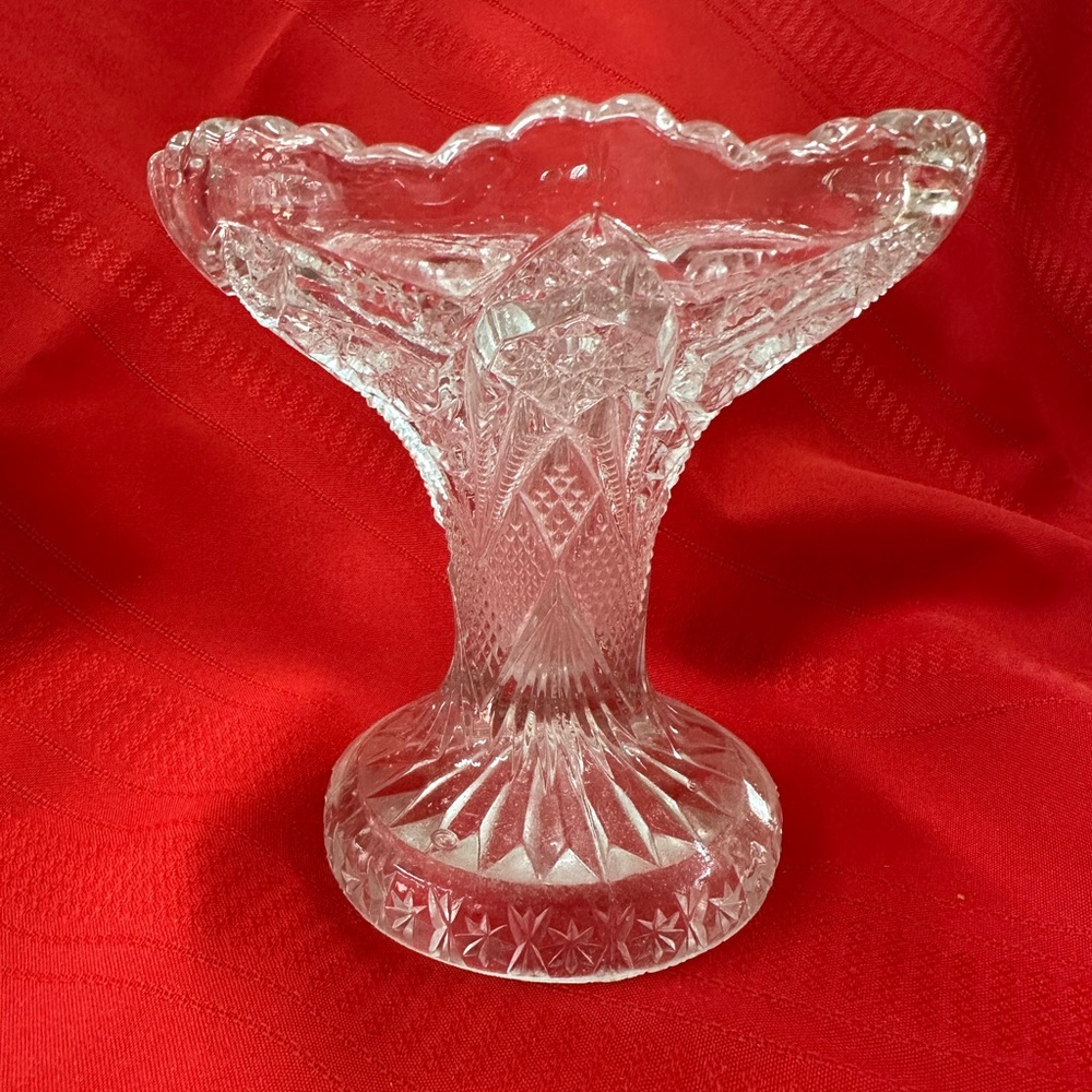 Elegant Crystal Glass Compote Dish.